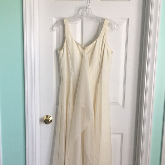 Wedding Dress. - Picture 3 of 5